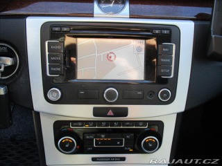Volkswagen Passat 1,6 TDi 77kw Elegance GPS 2011