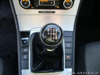 Volkswagen Passat 1,6 TDi 77kw Elegance GPS 2011