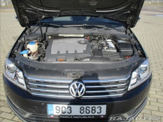 Volkswagen Passat 1,6 TDi 77kw Elegance GPS 2011