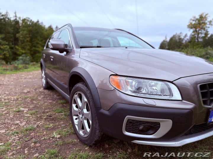 Volvo XC70 3,0   T6 automat 2010