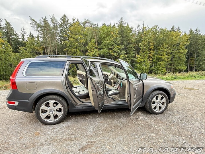 Volvo XC70 3,0   T6 automat 2010