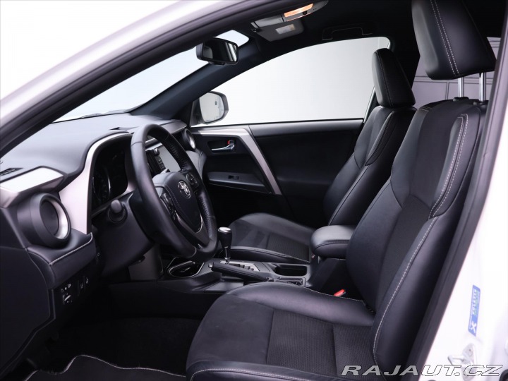 Toyota RAV4 2,5 Hybrid 4WD CZ Executi 2019