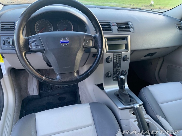 Volvo V50 2,4   5 válec , R.v. 2004 2004