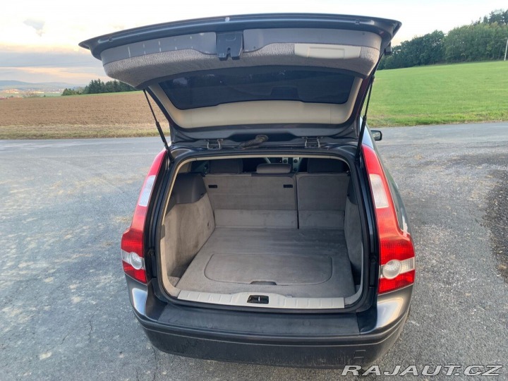 Volvo V50 2,4   5 válec , R.v. 2004 2004