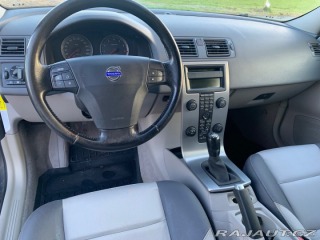 Volvo V50 2,4   5 válec , R.v. 2004 2004