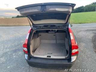 Volvo V50 2,4   5 válec , R.v. 2004 2004