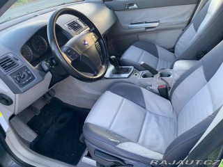 Volvo V50 2,4   5 válec , R.v. 2004 2004