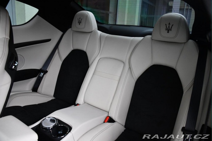 Maserati GranTurismo SPORT 4.7 V8 MC CARBON ČR 2016