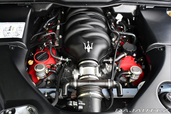 Maserati GranTurismo SPORT 4.7 V8 MC CARBON ČR 2016