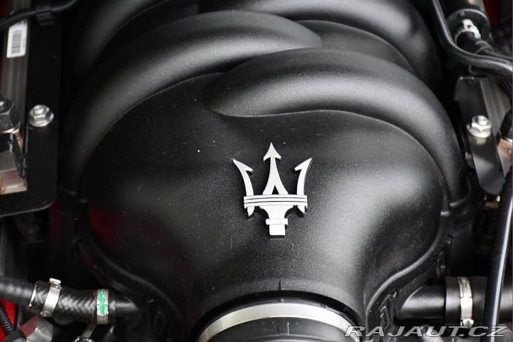 Maserati GranTurismo SPORT 4.7 V8 MC CARBON ČR 2016