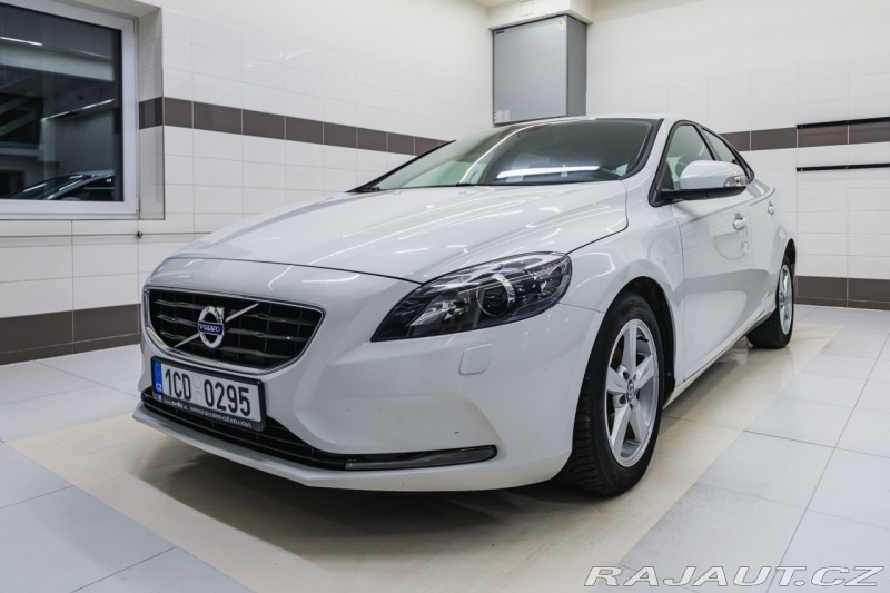 Volvo V40 D2 el. sedadla, kůže, xen