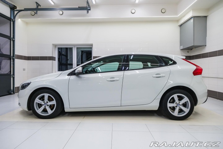 Volvo V40 D2 el. sedadla, kůže, xen 2014