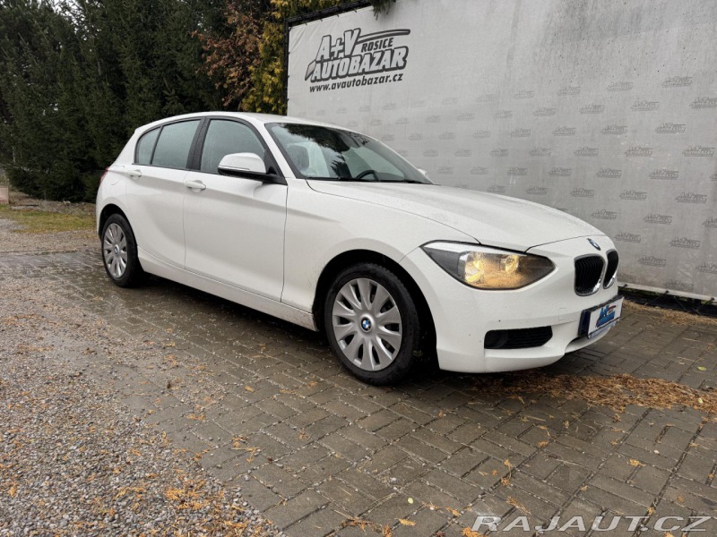 BMW 1 114i, KLIMA, ZIMNÍ PNEU