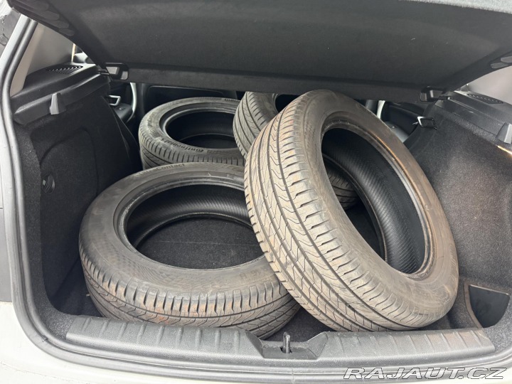 BMW 1 114i, KLIMA, ZIMNÍ PNEU 2012