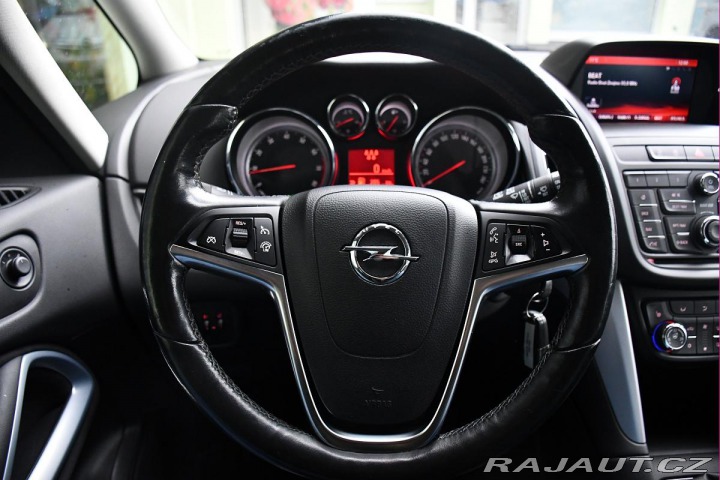 Opel Zafira TOURER 1.4T PO ROZVODECH 2015