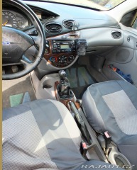 Ford Focus Ghia 1999