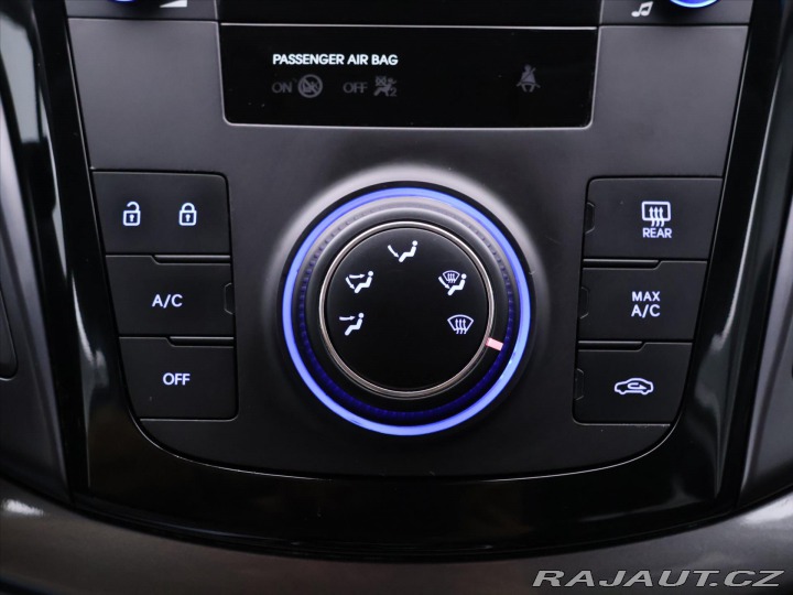 Hyundai i40 1,6 GDI Serv. kniha Fifa 2013