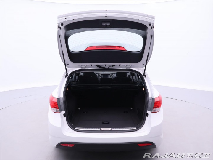 Hyundai i40 1,6 GDI Fifa edice Serv. 2013