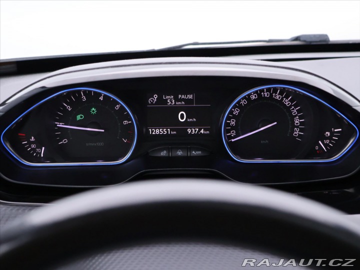 Peugeot 2008 1,2 PureTech 81kW Allure 2015