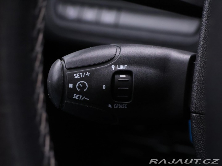 Peugeot 2008 1,2 PureTech 81kW Allure 2015