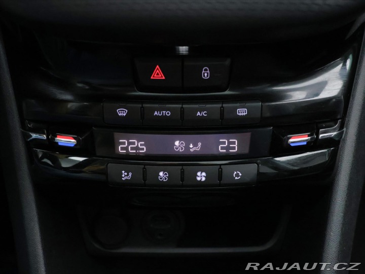 Peugeot 2008 1,2 PureTech 81kW Allure 2015