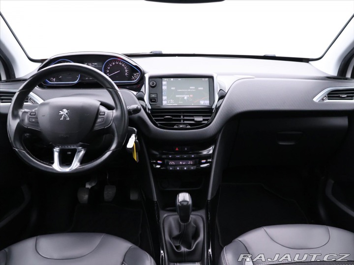 Peugeot 2008 1,2 PureTech 81kW Allure 2015