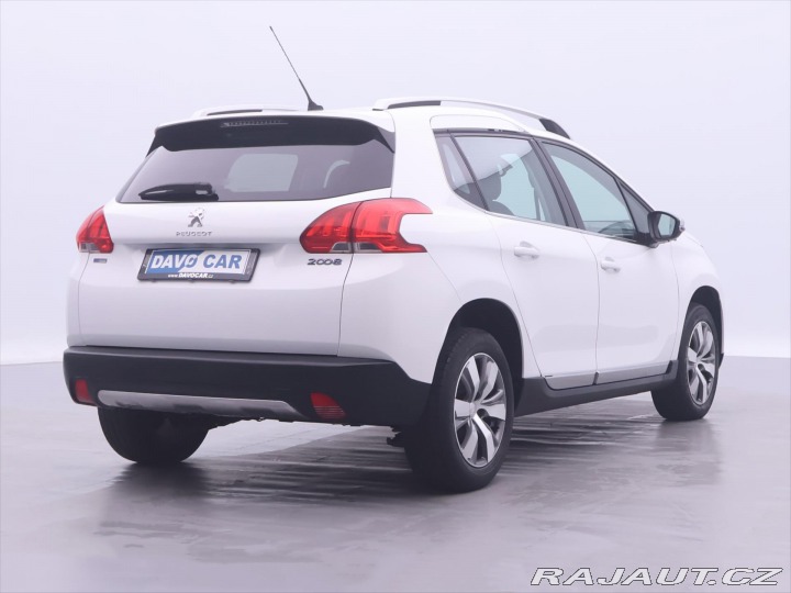 Peugeot 2008 1,2 PureTech 81kW Allure 2015