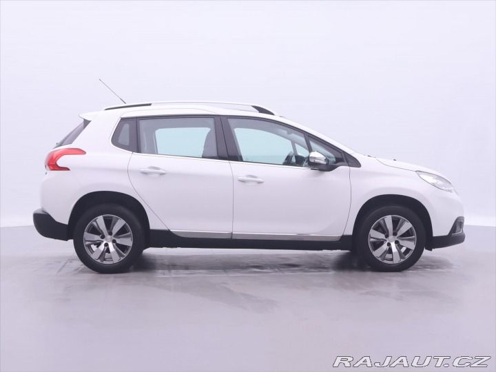 Peugeot 2008 1,2 PureTech 81kW Allure 2015