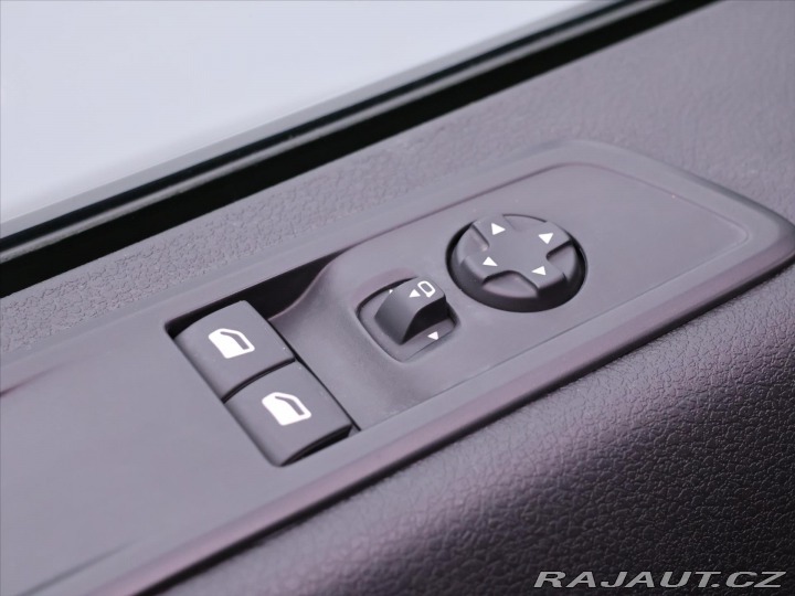 Peugeot Traveller 2,0 BlueHDI 130kW Allure 2019