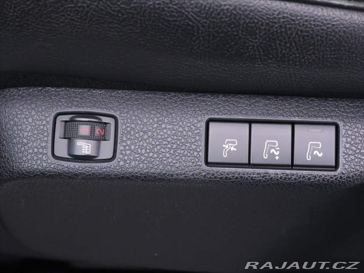 Peugeot Traveller 2,0 BlueHDI 130kW Allure 2019