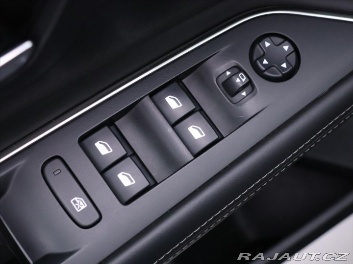 Peugeot 3008 1,2 PT 96kW Allure Navi 1 2017