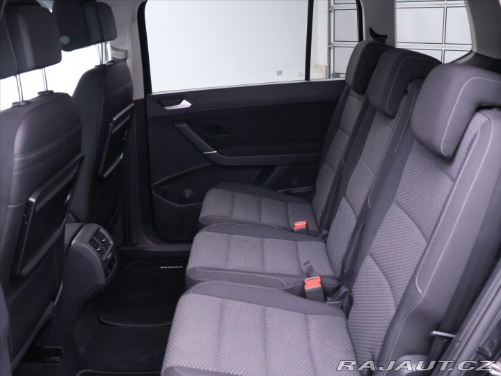 Volkswagen Touran 2,0 TDI 110 kW DSG 1. Maj 2016