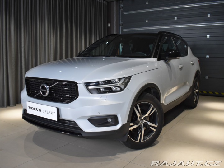 Volvo XC40 2,0 B4 R-desing bezklíč,a 2021