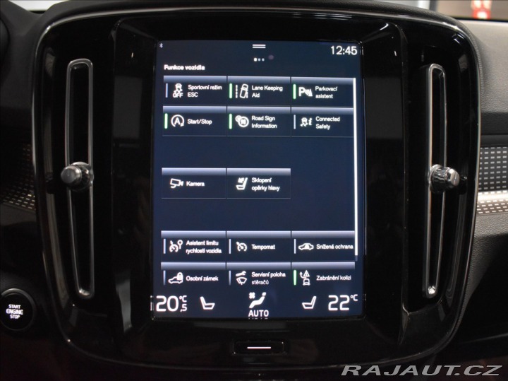 Volvo XC40 2,0 B4 R-desing bezklíč,a 2021