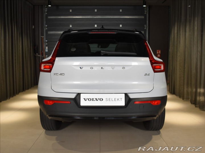 Volvo XC40 2,0 B4 R-desing bezklíč,a 2021