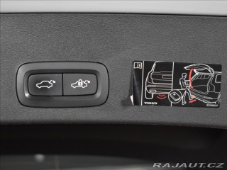 Volvo XC40 2,0 B4 R-desing bezklíč,a 2021
