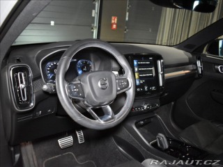 Volvo XC40 2,0 B4 R-desing bezklíč,a 2021