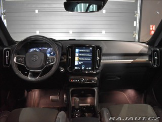 Volvo XC40 2,0 B4 R-desing bezklíč,a 2021