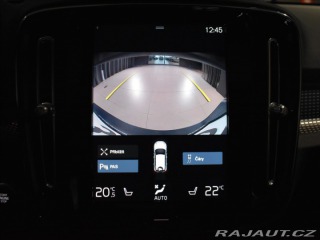 Volvo XC40 2,0 B4 R-desing bezklíč,a 2021