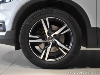Volvo XC40 2,0 B4 R-desing bezklíč,a 2021