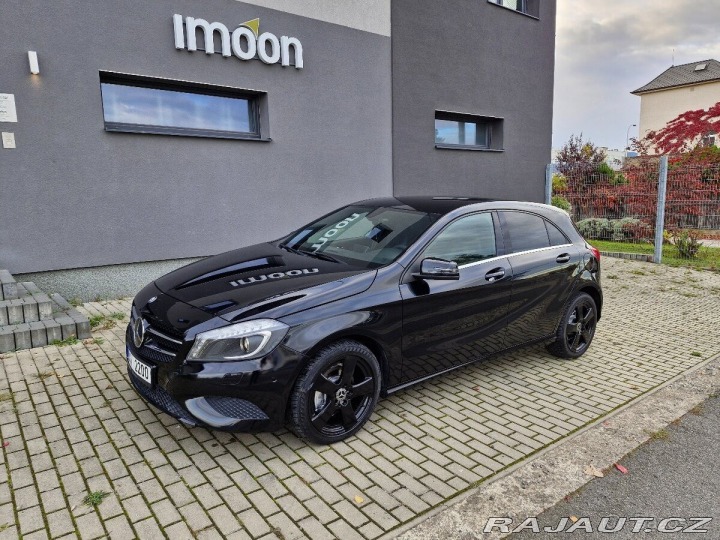 Mercedes-Benz A 122PS NAVI KŮŽE BIXENONY 2014