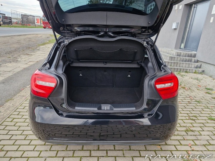 Mercedes-Benz A 122PS NAVI KŮŽE BIXENONY 2014