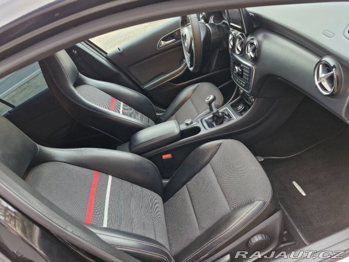 Mercedes-Benz A 122PS NAVI KŮŽE BIXENONY 2014