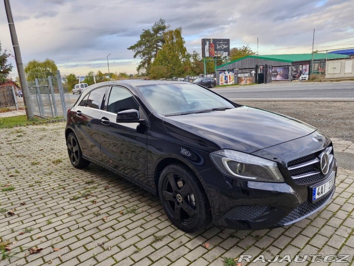 Mercedes-Benz A 122PS NAVI KŮŽE BIXENONY 2014