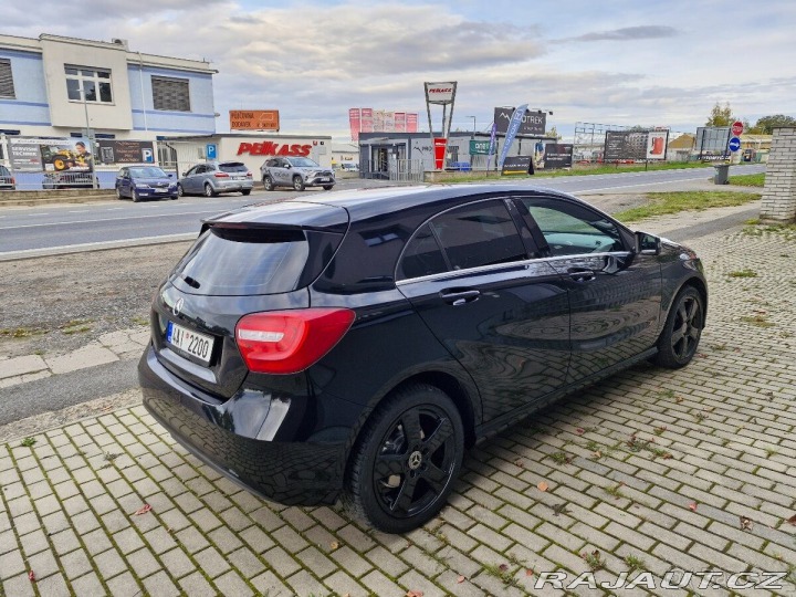 Mercedes-Benz A 122PS NAVI KŮŽE BIXENONY 2014