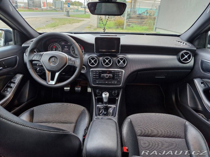 Mercedes-Benz A 122PS NAVI KŮŽE BIXENONY 2014