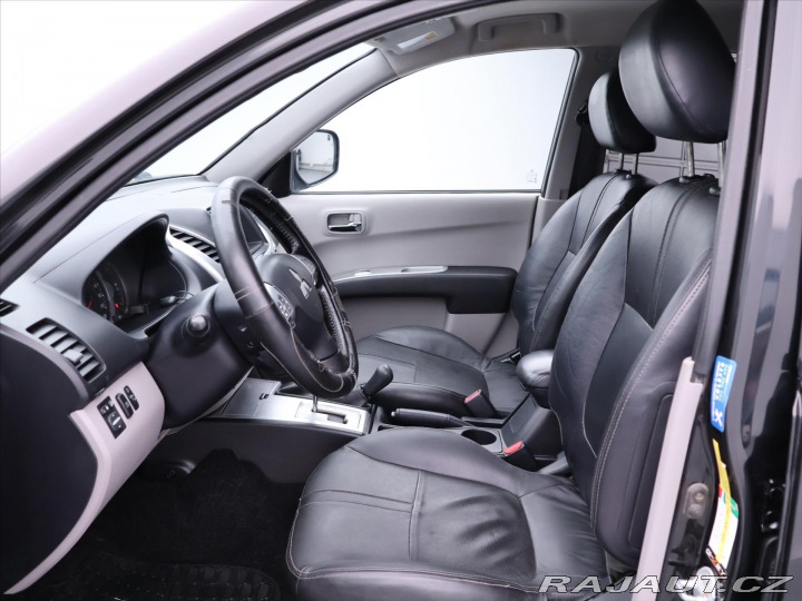 Mitsubishi L200 2,5 DI-D 4WD 131kW Double 2012