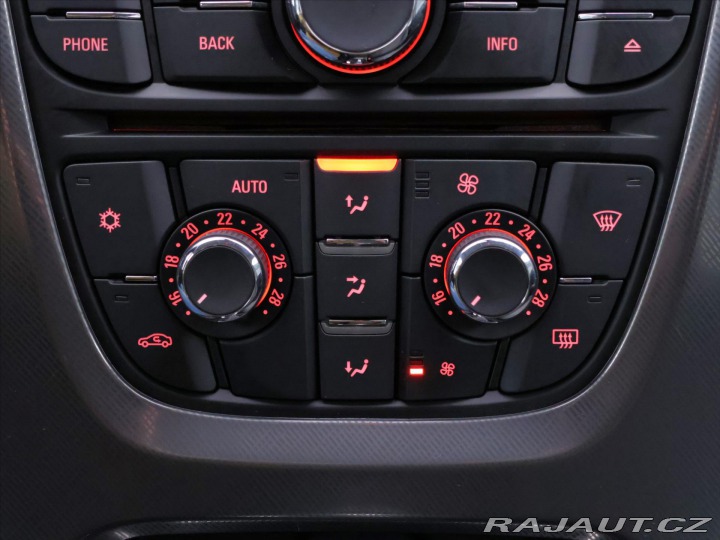 Opel Astra 1,6 i 85kW CZ Cosmo Serv. 2012