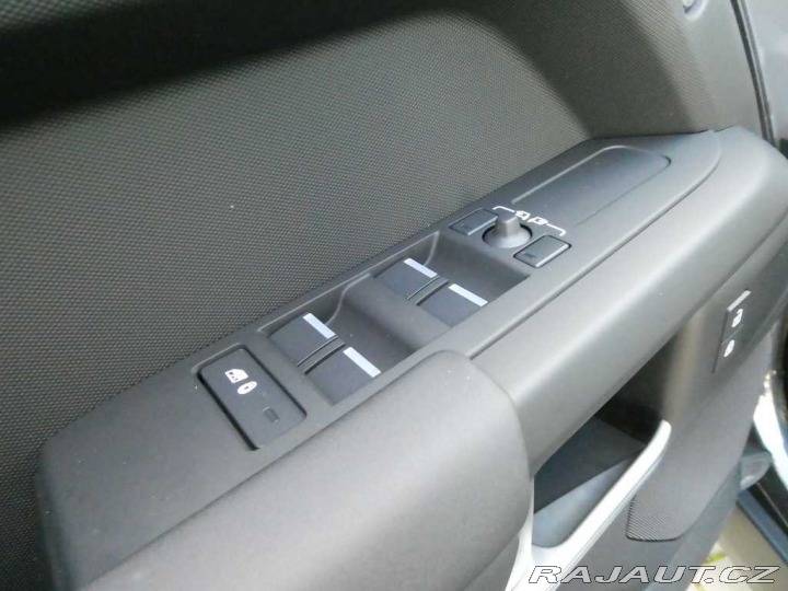 Land Rover Defender 110 3,0 S D200 2025