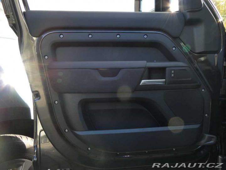 Land Rover Defender 110 3,0 S D200 2025